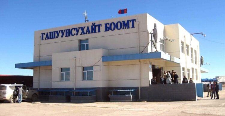 Гашуунсухайт боомтын нүүрс тээвэрлэлт удаашралтай байна