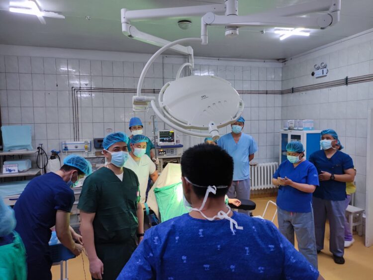 Хөвсгөл аймагт элэгний хавдар тайрах анхны мэс заслыг амжилттай хийжээ