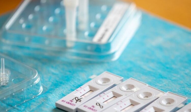 Өрхийн эмнэлгүүдэд түргэвчилсэн оношлуур тараажээ