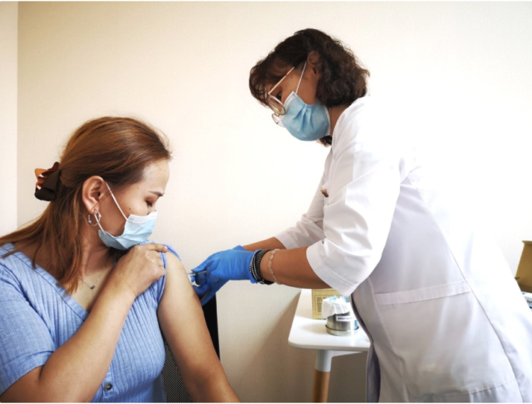 ‘Зүүнбаян төмөр зам’ ХХК-ийн ажилтнууд Өнөөдөр вакцины Гуравдугаар тунд хамрагдлаа