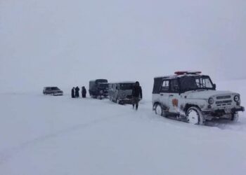 Хөвсгөл аймгийн сумдаар нойтон цас их хэмжээгээр орж, Замын хөдөлгөөнд оролцохгүй байхыг анхаарууллаа