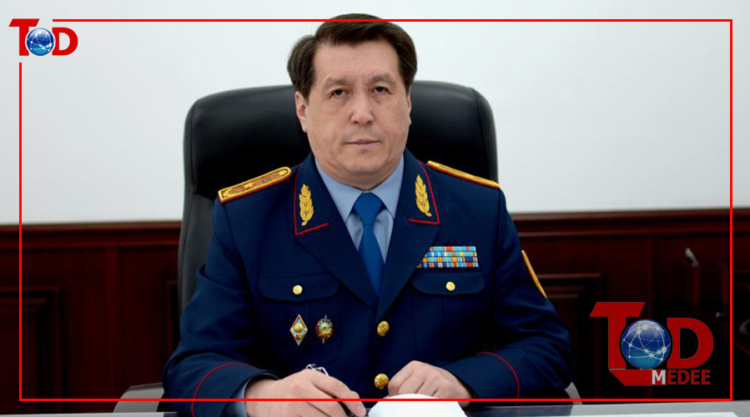 Казакстаны Жамбыл мужийн цагдаагийн газрын дарга xүмүүс рүү гал нээхээс татгалзаж, амиа хорложээ