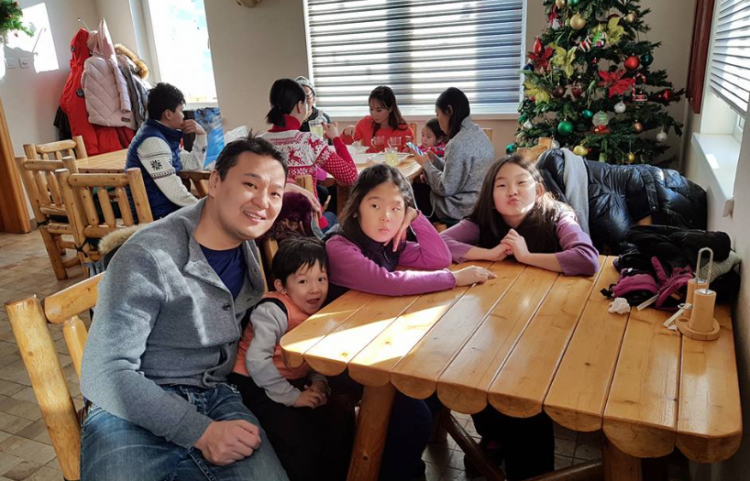 БОАЖ-ын Дэд сайд Г.Түвдэндорж: Ажил ихтэй ч гэр бүл үр хүүхэддээ цаг гаргахыг хичээдэг