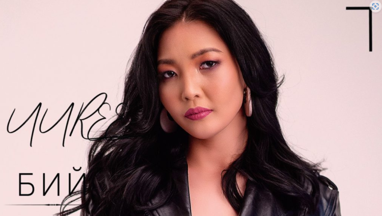 Хайрын дууч Үүрээ тоглолтоо хийнэ