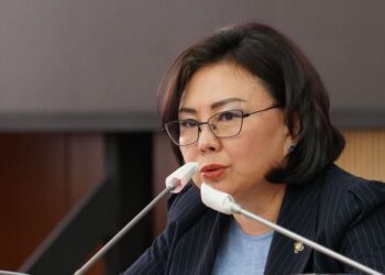 ‘Бид дэлхийн шившиг болно’