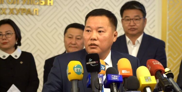 АН: 2023 онд Монгол өрөө даахгүй дампуурах эрсдэлтэй