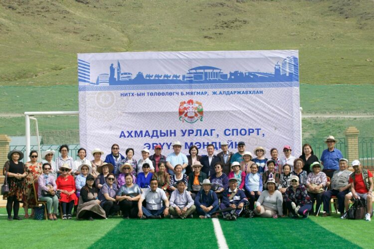 НИТХ-ын төлөөлөгч Б.Мягмар Ж.Алдаржавхлан нар Ахмадын урлаг, спорт, эрүүл мэндиййн өдөрлөгийг зохион байгууллаа