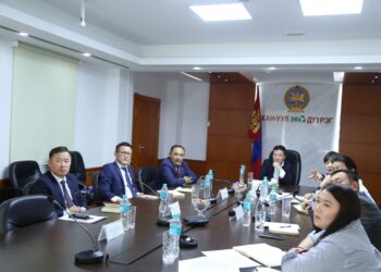 Дүүргийн гэр хорооллын дахин төлөвлөлтийн талаар дүүргийн удирдлагууд нийслэлийн холбогдох албаныхантай санал солилцлоо