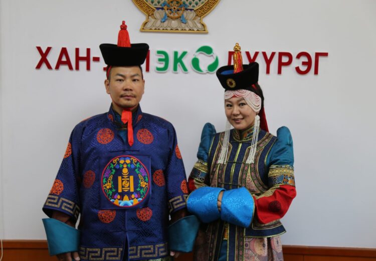 “ДЭЭЛТЭЙ МОНГОЛ-2022” НААДАМД АМЖИЛТТАЙ ОРОЛЦСОН ХАН-УУЛ ДҮҮРГИЙН ШИЛДЭГ ОРОЛЦОГЧИД БОЛОН ХОРООДДОО ШАГНАЛЫГ ГАРДУУЛЛАА