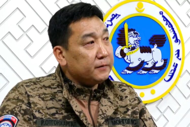 ЦЕГ: Архидан согтуурсан иргэд жагсаалыг үймүүлж байна