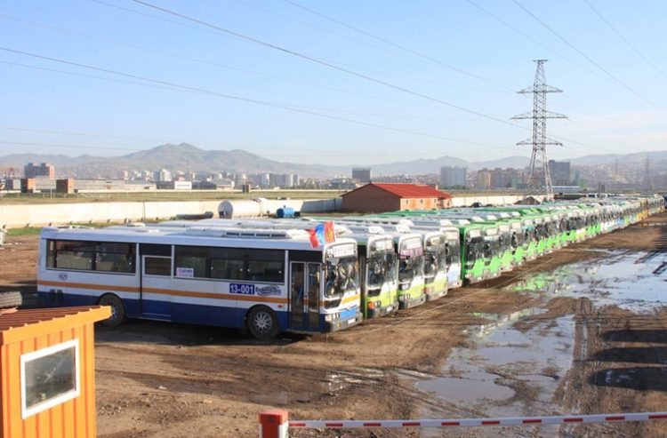 Нийтийн тээвэрт хуучин автобусыг шинэ гэж нийлүүлжээ