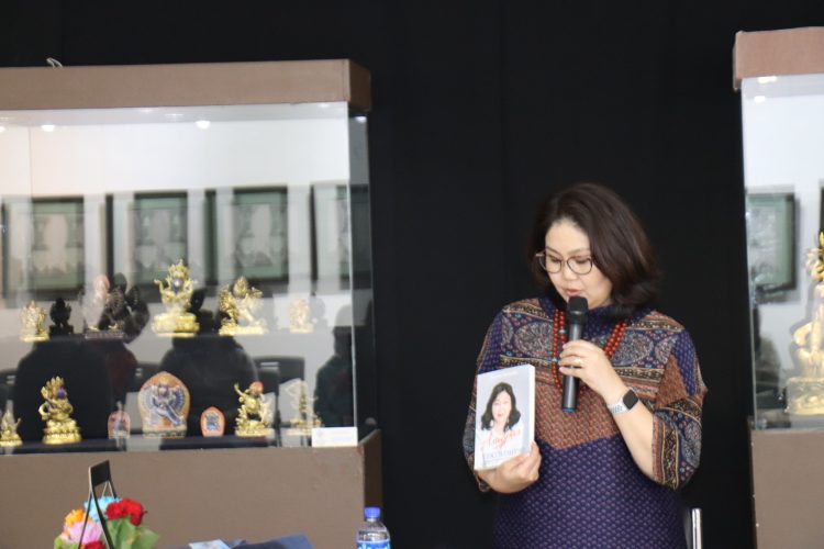 О.Мөнхзаяа: Хүн бэрхшээлийг даван туулчихаад эргээд харахад амьдрал үзэсгэлэнтэйг ухаардаг