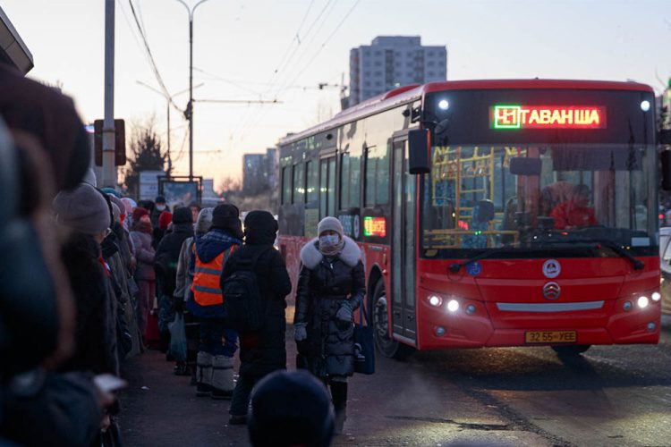 Маргаашнаас автобуснууд хүнийг толгой дараалан тоолдог төхөөрөмжтэй болно
