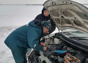 ‘Казахстан руу явж байхдаа автомашин нь эвдэрсэн монгол гэр бүлийг ОХУ-ын ОБГ-ын ажилчид аварсан’ гэжээ