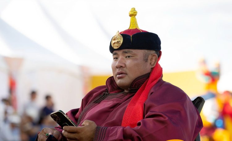 М.Бадарч: Тавын даваагаа 800 саяар наймаалцах санал ирсэн, тэр хүмүүсийг хардаж байгаа