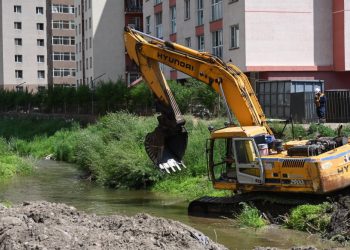 Сэлбэ голын голдирлыг тэлж, түшиц хана барьж эхэллээ