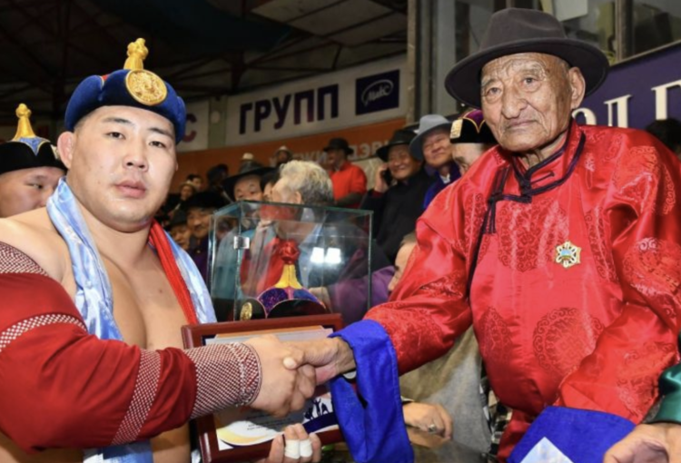 Улсын аварга О.Хангай бөхийн өргөөнд 36 дахиа түрүүллээ