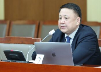 Халамжийн бодлого ядуурлыг шийдэх арга биш