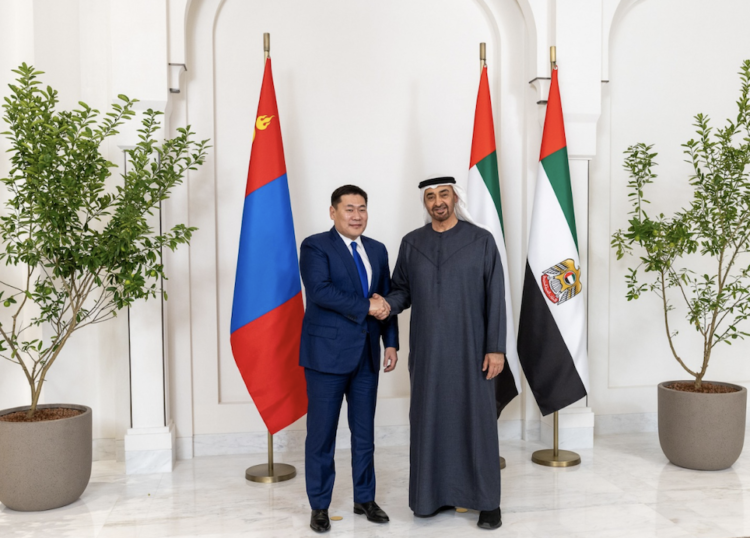 Ерөнхий сайд Л.Оюун-Эрдэнэ Арабын Нэгдсэн Эмират Улсын Ерөнхийлөгчид бараалхав