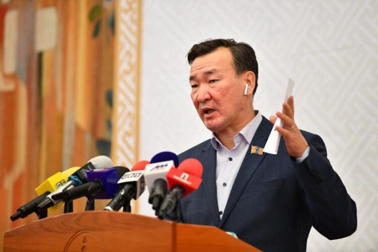 С.Ганбаатар: Цахилгаан, дулааны үнийг үндэслэлгүй өсгөсөн Засгийн газарт хариуцлага тооцно