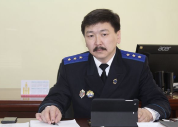 Прокурор асан Э.Амарбатын авлигын хэргийг шүүж байна