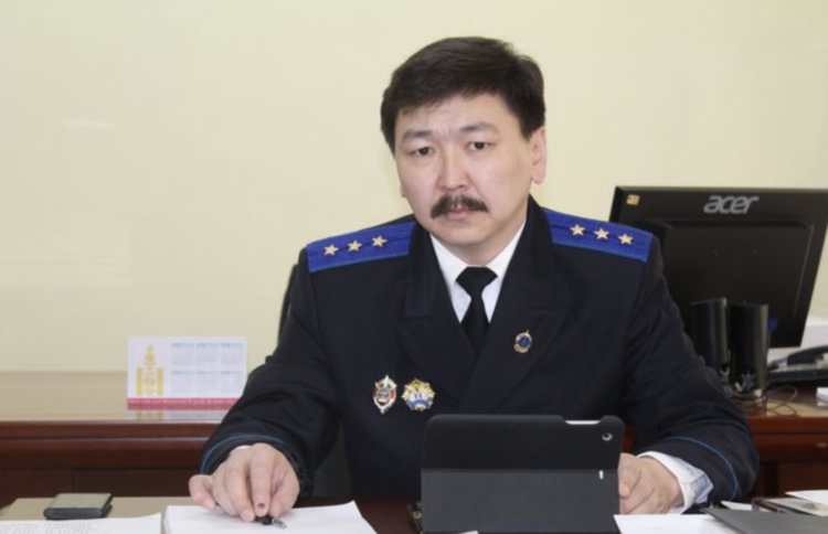 Прокурор асан Э.Амарбатын авлигын хэргийг шүүж байна