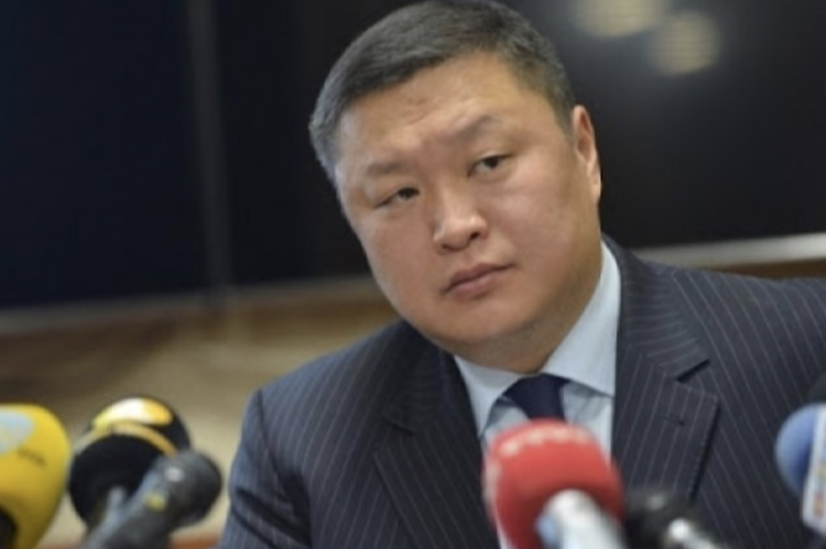 Б.Хурцад олгосон хошууч генерал цолыг хураана уу, Ерөнхийлөгч өө!