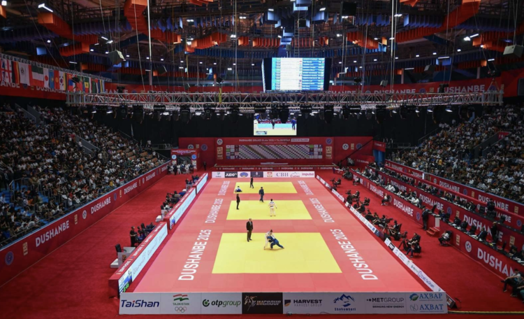 Жүдочид Их дуулга-аас таван медаль хүртлээ