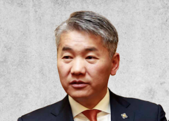 С.Бямбацогт, Ж.Энхбаяр, Г.Тэмүүлэн, С.Амарсайхан, Н.Учрал, Г.Занданшатар нар Ерөнхий Сайдад яригдаж байна