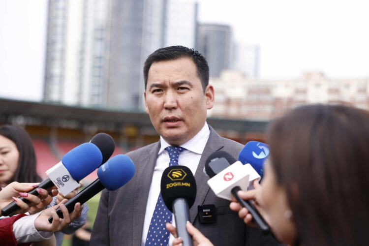 Д.Амгалан: Энэ жил наадмаар зөвхөн ААН-үүдэд хоол үйлдвэрлэл, үйлчилгээний зөвшөөрөл олгож, эмх цэгцтэй зохион байгуулна