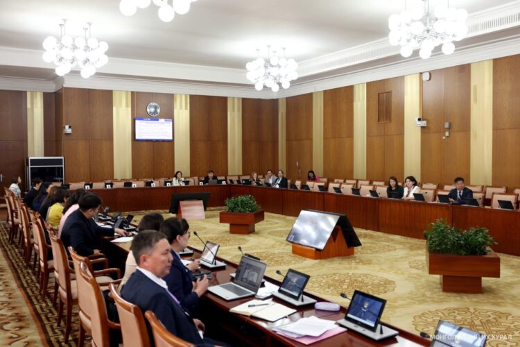 Эмнэлгийн чанарын ойлголтыг иргэн төвтэй тусламж үйлчилгээтэй уялдуулж шинэчлэн тодорхойлох шаардлагатайг онцлов