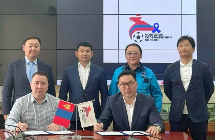 Монголын Хөлбөмбөгийн Холбоо болон Монголын барилгачдын “Golden city” FC клуб санамж бичигт гарын үсэг зурлаа