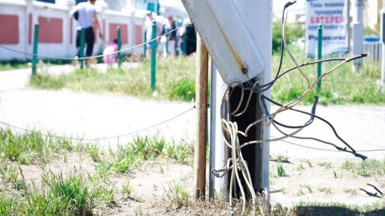 Цахилгааны хүчдэлд цохиулж гэмтжээ