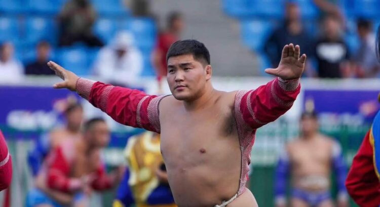 Өндөр гэгээн даншиг наадмын хүчит 512 бөхийн барилдаанд улсын шинэ залуу арслан Э.Батмагнай бүртгүүлжээ