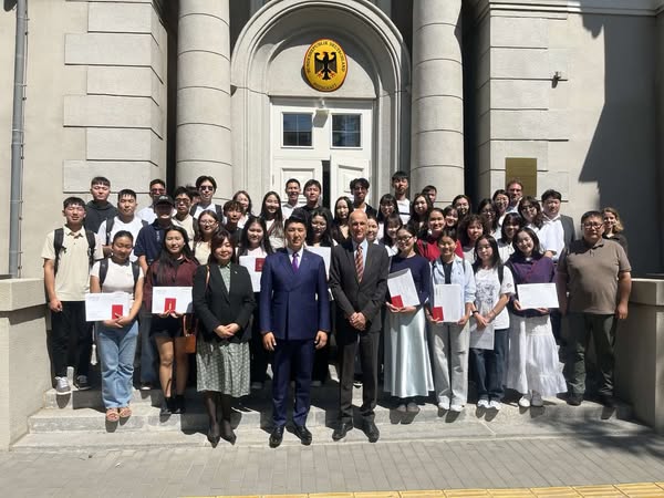 ‘ИЛГЭЭЛТ-2100’ ХӨТӨЛБӨРИЙН ХҮРЭЭНД 39 ОЮУТАН ГЕРМАН УЛСАД СУРАХААР БОЛЛОО