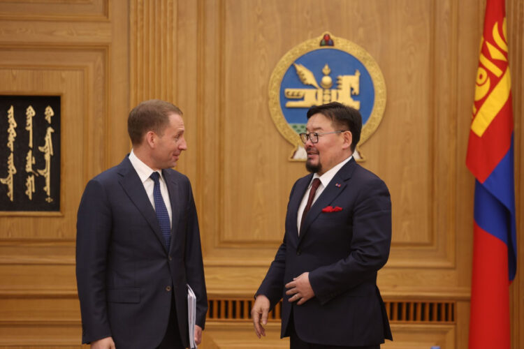 ЕРӨНХИЙ САЙД Г.ЗАНДАНШАТАР ОХУ-ЫН БАЙГАЛИЙН НӨӨЦ, ЭКОЛОГИЙН САЙДЫГ ХҮЛЭЭН АВЧ УУЛЗЛАА