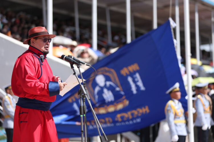 МУ-ын Ерөнхий сайд Г.Занданшатар АНХДУГААР БОГД, ӨНДӨР ГЭГЭЭН Г.ЗАНАБАЗАРЫН МЭЛМИЙ ГИЙСНИЙ 390 ЖИЛИЙН ОЙН НААДМЫН НЭЭЛТЭД ОРОЛЦЛОО