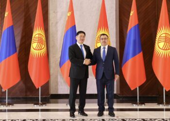 Монгол Улсын Ерөнхийлөгч У.Хүрэлсүх, Бүгд Найрамдах Киргиз Улсын Ерөнхийлөгч С.Жапаров нар албан ёсны хэлэлцээ хийлээ