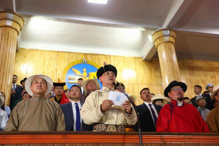 Монгол Улсын Ерөнхийлөгч У.Хүрэлсүх Үндэсний их баяр наадмыг хааж үг хэлэхдээ: Хаана эв эе байна, тэнд хүч чадал оршдог