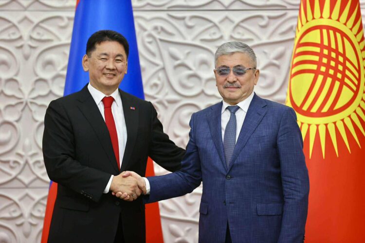 Ерөнхийлөгч У.Хүрэлсүхэд Киргизийн Сайд нарын танхимын дарга бөгөөд Ерөнхийлөгчийн Тамгын газрын дарга бараалхлаа