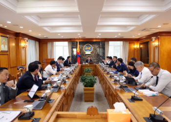 Баруун бүсийн эрчим хүчний есөн компанийг нэгтгэж дөрөв болголоо