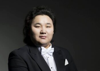 Ардын жүжигчин Э.Амартүвшин дэлхийн дуурийн дуучдын чансааг тэргүүллээ