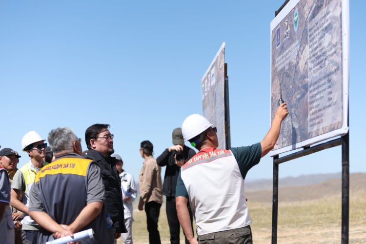 Ерөнхий сайд Г.Занданшатар замын бүтээн байгуулалтын томоохон төслүүдийн явцтай газар дээр нь танилцах ажил үргэлжилсээр байна