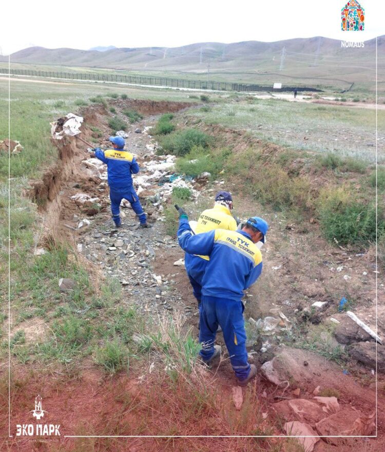 Эмээлт эко аж үйлдвэрийн паркийн төслийн талбайн болон гаднах орчны хог хаягдлыг цэвэрлэлээ