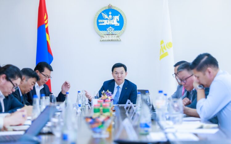 Тэргүүн шадар сайд бөгөөд Эдийн засаг, хөгжлийн сайд Н. Учрал сайдын зөвлөлөө бүрдүүллээ