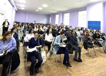 ТӨРИЙН ӨМЧИЙН ЕРӨНХИЙ БОЛОВСРОЛЫН СУРГУУЛИЙН 3, 4 ДҮГЭЭР АНГИД АНГЛИ ХЭЛНИЙ ХИЧЭЭЛ ЗААХ БАГШ НАРЫГ ЧАДАВХЖУУЛАХ СУРГАЛТ ЭХЭЛЛЭЭ