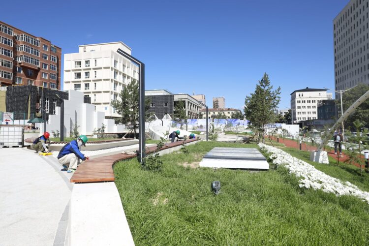 Урт цагаан цэцэрлэгт хүрээлэнгийн далд зогсоол болон тохижилтын ажлын нийт явц 82 хувьтай үргэлжилж байна