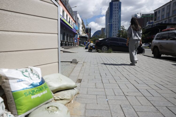 Нийтийн эдэлбэр газарт зөвшөөрөлгүй өргөтгөл хийсэн тохиолдолд албадан буулгана