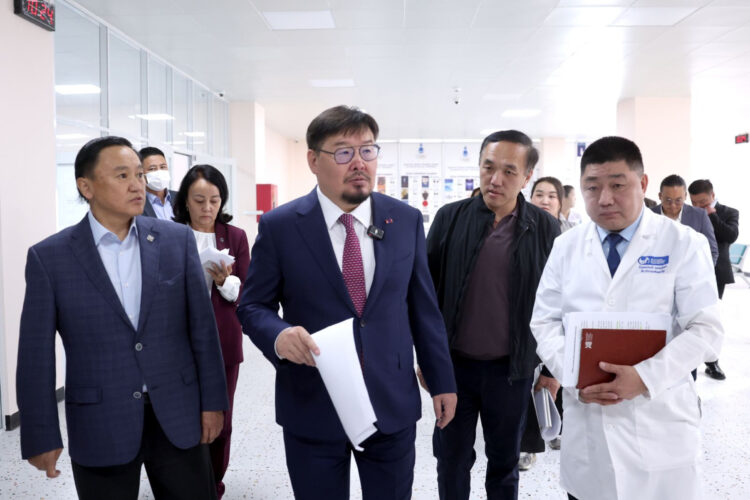 Архаг ангилалд багтсан хүүхдийн өвчний эмчилгээний санхүүжилтэд тавьсан хязгаарлалтыг эргэж харахаар боллоо