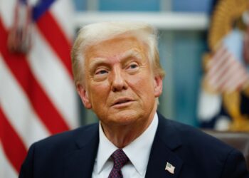 Д.Трамп цөмийн шумбагч хөлөг онгоц байрлуулах тушаал өгчээ
